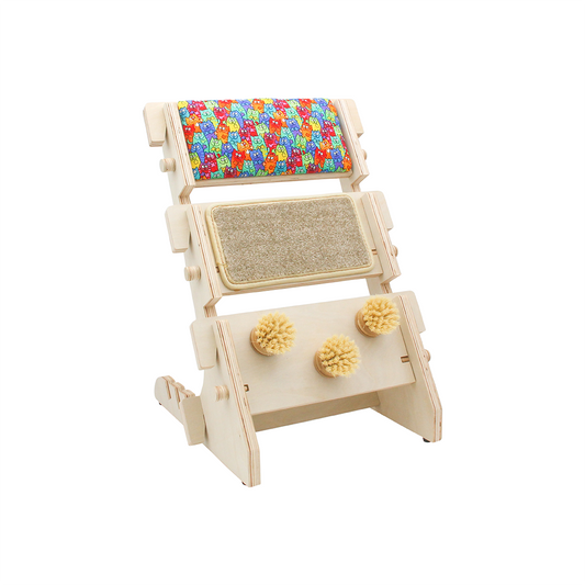 ScratchLadder: Cushion, Beige Carpet, Grooming